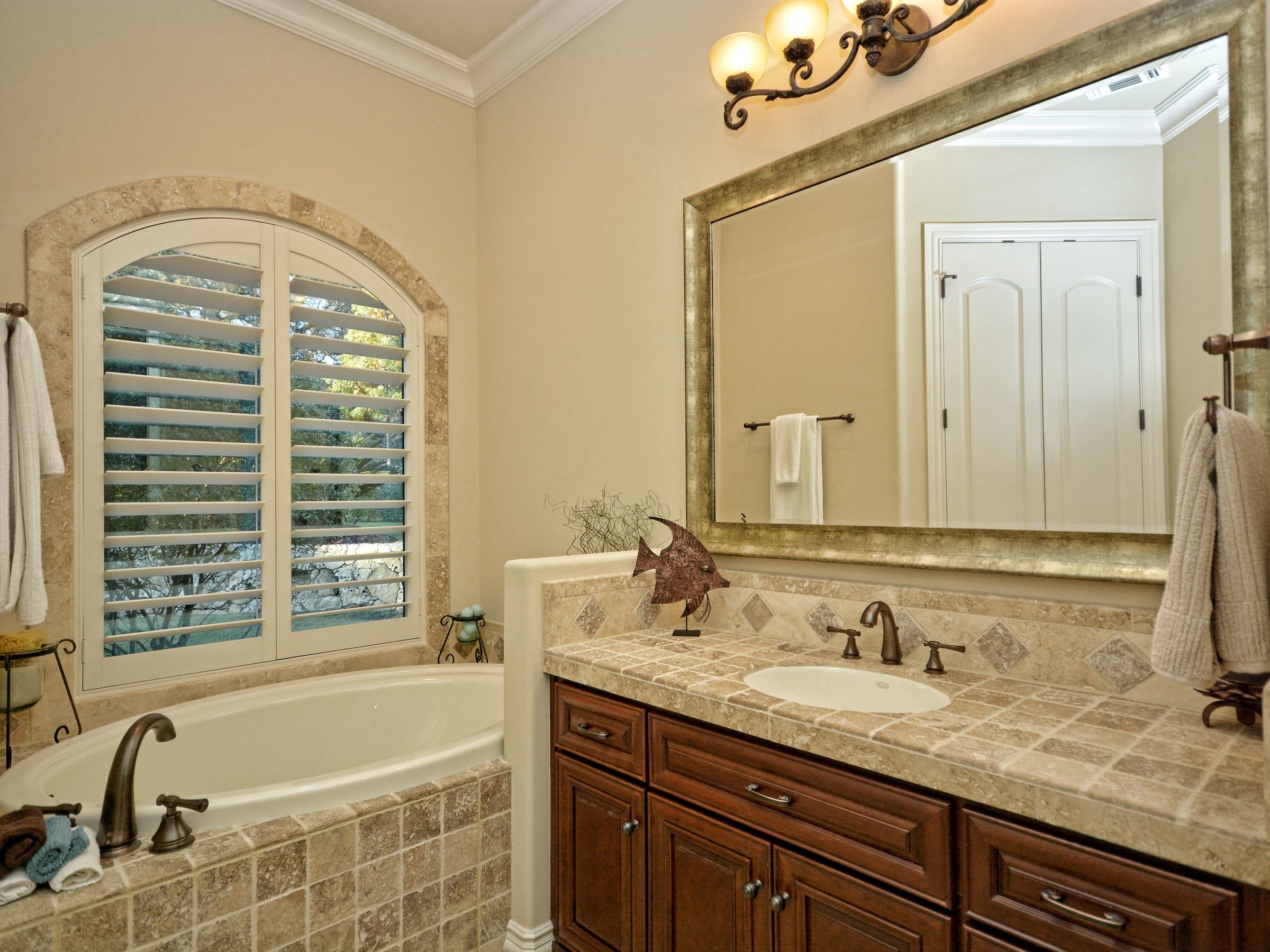 Downstairs guest bath