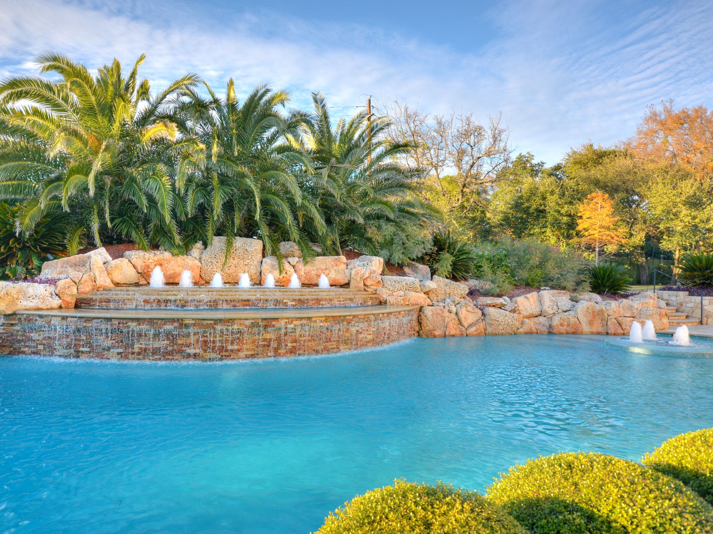 Pool waterfall