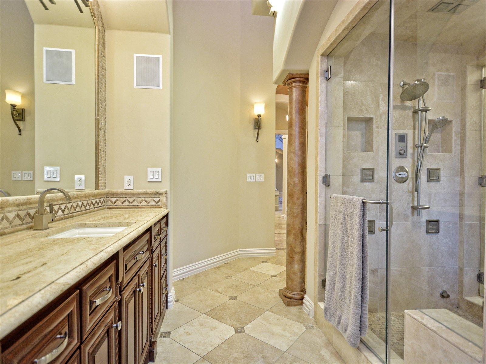 Primary his vanity